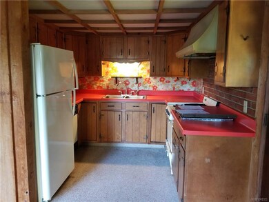 Cozy, yet efficient kitchen with wonderful cabinet