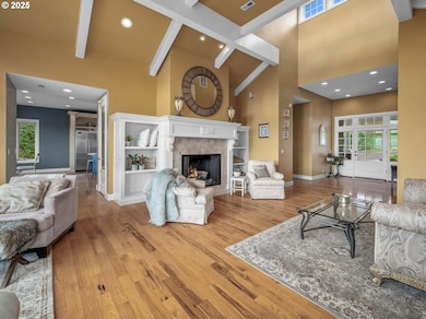 Living Room/Entrance