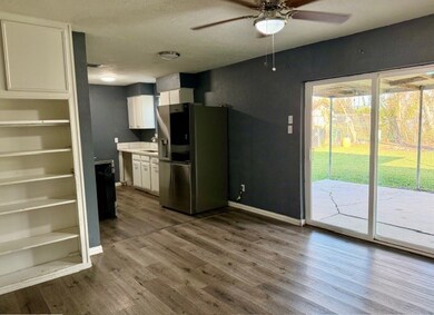 15242 Dogwood Tree St, Houston, TX 77060 - photo 5