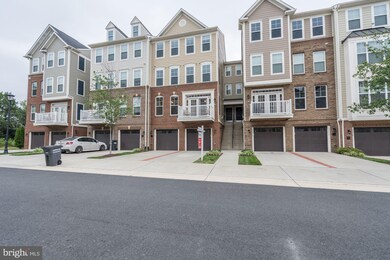 25208 Briargate Terrace, Chantilly, VA 20152 - photo 2