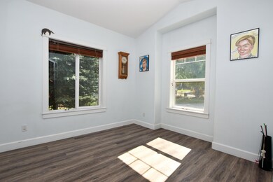 1326 SW Rimrock Way, Redmond, OR 97756 - photo 5