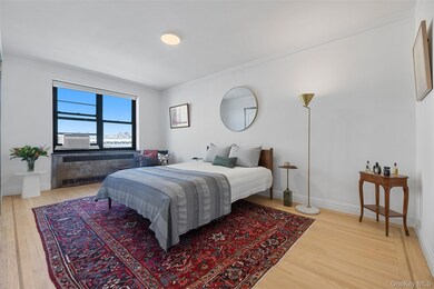 860 Grand Concourse unit 7N, Bronx, NY 10451 - photo 6