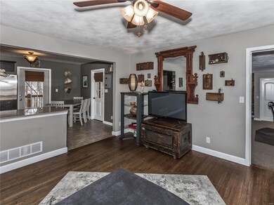 Open to Kitchen/Dining