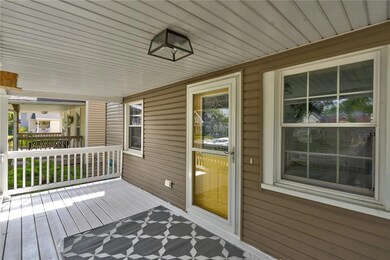 905 G Ave NW, Cedar Rapids, IA 52405 - photo 3