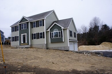580 Colburn Ave, Dracut, MA 01826 - photo 2