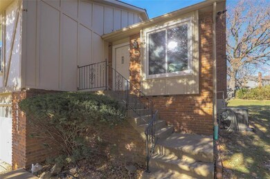 9927 Edelweiss Cir, Shawnee, KS 66203 - photo 3