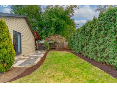 210 W 5th St, Newberg, OR 97132 - photo 5