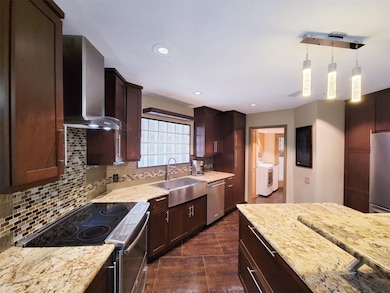 2551 Windsor St, Houston, TX 77006 - photo 7