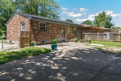 9315 Lantana Dr, Louisville, KY 40229 - photo 7