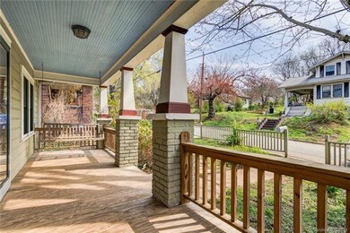 What a lovely neighborhood!