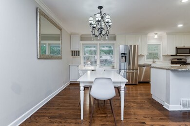 313 Osage Ln, Naperville, IL 60540 - photo 4