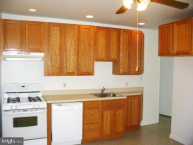 409 E Pennsylvania Ave, Towson, MD 21286 - photo 4