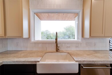 2524 Galvez Ave, Fort Worth, TX 76111 - photo 4