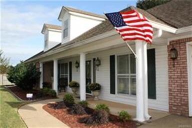 Big welcoming front porch!