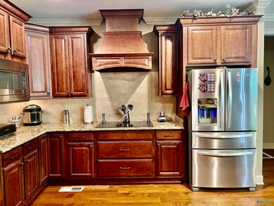 6 Sylvias Way SE, Huntsville, AL 35803 - photo 2