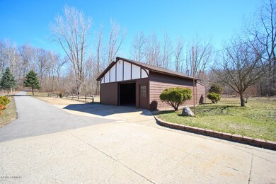 Unattached OutBuilding