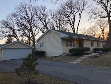 9509 W Oak Place, Des Plaines, IL 60016 - photo 2