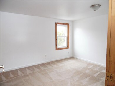 8 New York Ave, Rensselaer, NY 12144 - photo 5