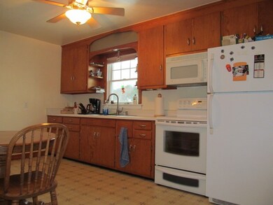 2041 Julius St, Cross Plains, WI 53528 - photo 4