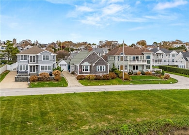 112 Esplanade, Middletown, RI 02842 - photo 2