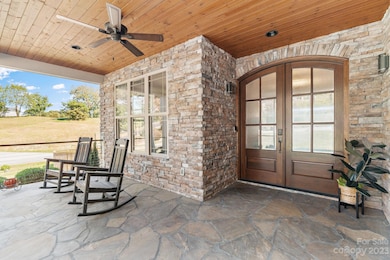 4 Magnolia Hill Ct, Asheville, NC 28806 - photo 2