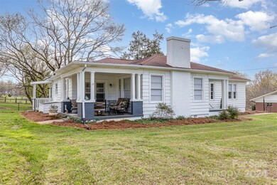 1913 Shelton Ave, Statesville, NC 28677 - photo 3