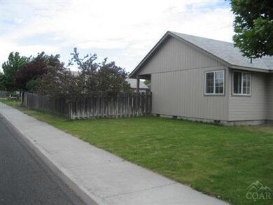 2128 SW 30th Ct, Redmond, OR 97756 - photo 2