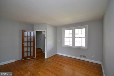 8635 Rock Oak Rd, Parkville, MD 21234 - photo 3