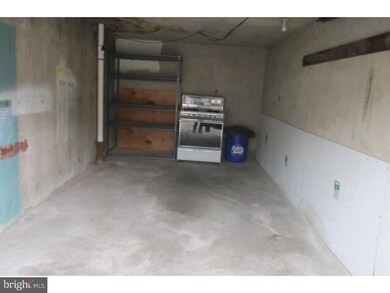 951 Maple Ave, Glenolden, PA 19036 - photo 3