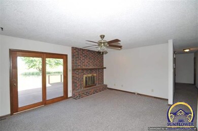 2919 SW Auburn Rd, Topeka, KS 66614 - photo 4