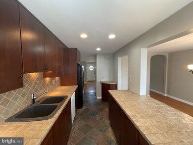 1150 Linden Ave, Halethorpe, MD 21227 - photo 4