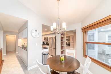 304 Chateau Dr, Buffalo Grove, IL 60089 - photo 7