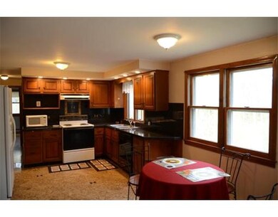 145 Walnut St unit 145, Shrewsbury, MA 01545 - photo 3