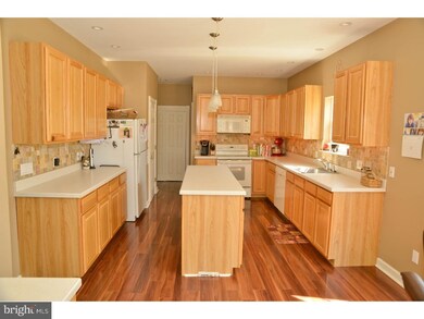 146 Cassell Rd, Harleysville, PA 19438 - photo 2