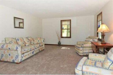 11 Phylmor Dr, Westborough, MA 01581 - photo 5