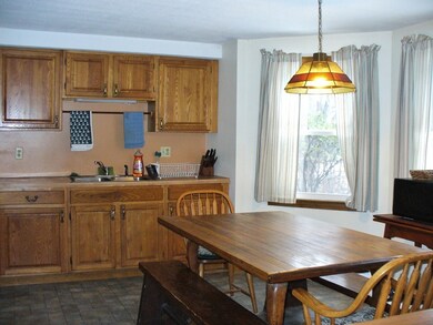 416 Potwine Ln, Amherst, MA 01002 - photo 3