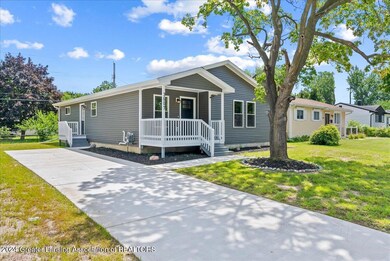 3607 Brighton Dr, Lansing, MI 48911 - photo 2