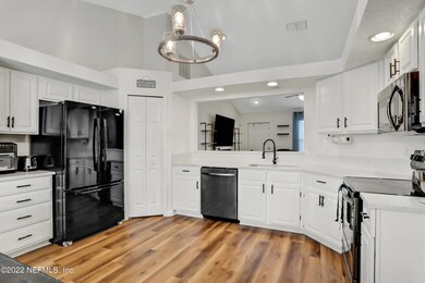 8171 Munchkin Ct, Jacksonville, FL 32244 - photo 6