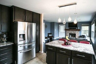 1005 York Cir, Carpentersville, IL 60110 - photo 6