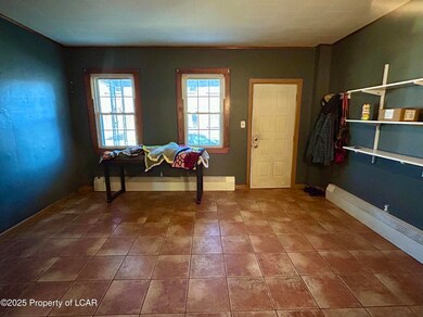 15 Oregon St, Wilkes Barre, PA 18702 - photo 2