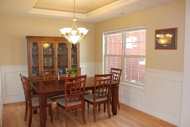 FORMAL DINING