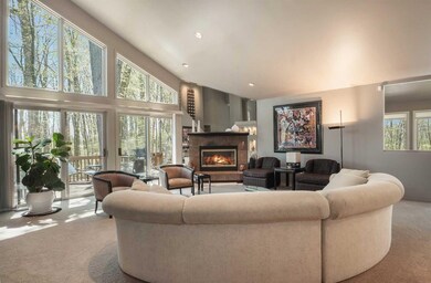 4562 Cross Creek Dr, Ann Arbor, MI 48108 - photo 6