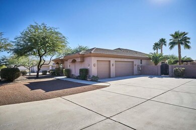 Front View4-Driveway and Garages