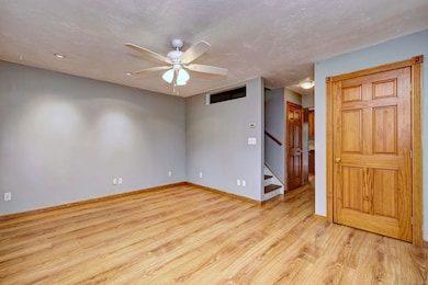 55 Lantern Park Dr unit 7, Naugatuck, CT 06770 - photo 4