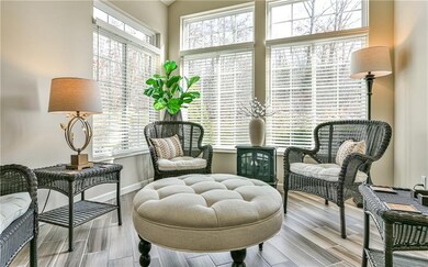*TRANSOM WINDOWS, VAULTED CEILING & HIGH END PORCE