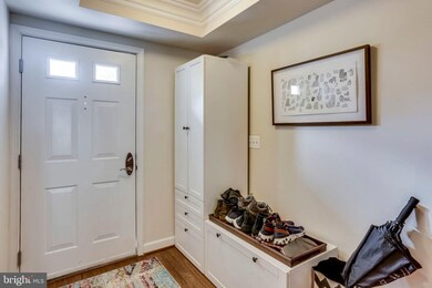 4117 S Four Mile Run Dr unit B, Arlington, VA 22204 - photo 3