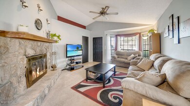 8794 Townsquare Ct, Jacksonville, FL 32216 - photo 6