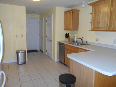 24 Glasgow Cir, Hudson, NH 03051 - photo 6