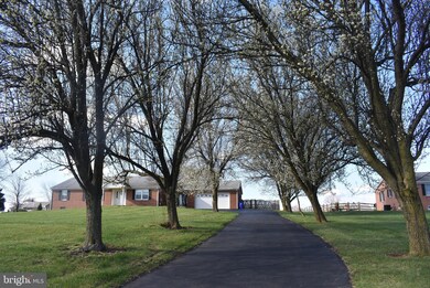 1085 Marthas Ct W, Knoxville, MD 21758 - photo 3