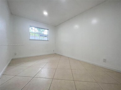 731 SW 14th Ave unit 3, Fort Lauderdale, FL 33312 - photo 2